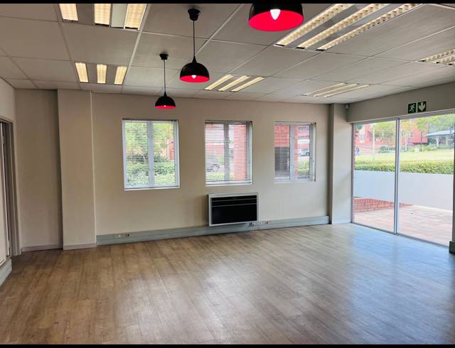 365M² OFFICE FOR SALE IN WATERFORD ESTATES
